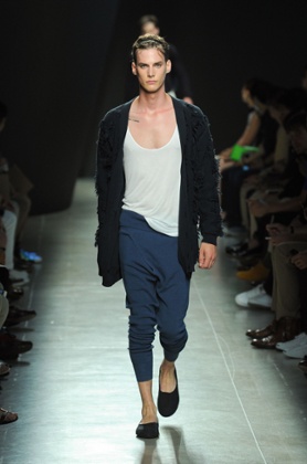 A sockless model on Bottega Veneta catwalk