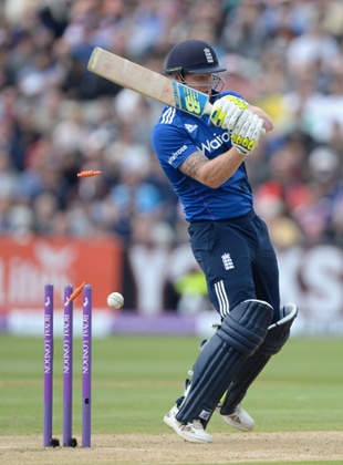 Ben Stokes bowled by Trent Boult.