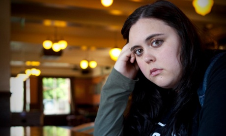 Sharon Rooney as Rae Earl