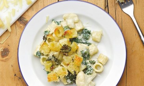 Pret a Manger: macaroni cheese, kale and cauli