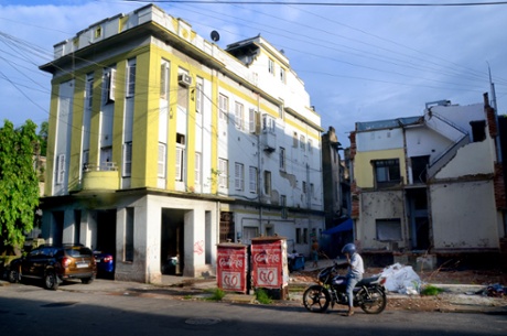 A house with art-deco features next to a demolished dwelling on Hindustan Park.