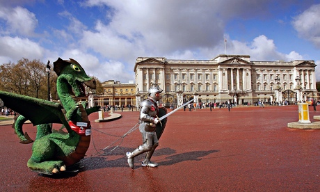 Fundraiser Lloyd Scott Completes The London Marathon