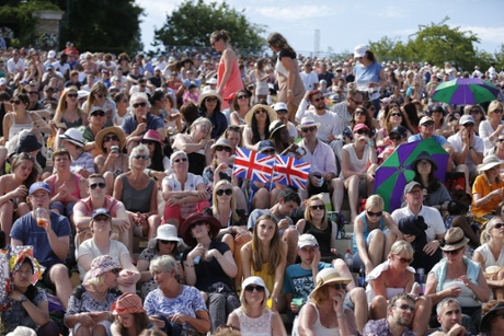 Partisan support on Murray Mount/Henman Hill before the semi-final.