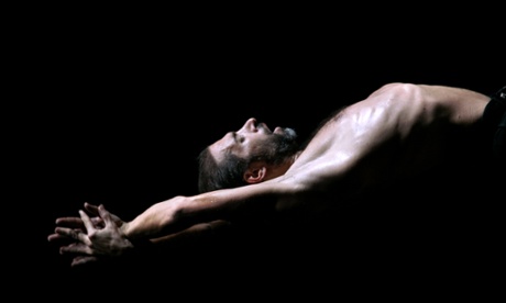 Israel Galván in his Holocaust work, Lo Real.