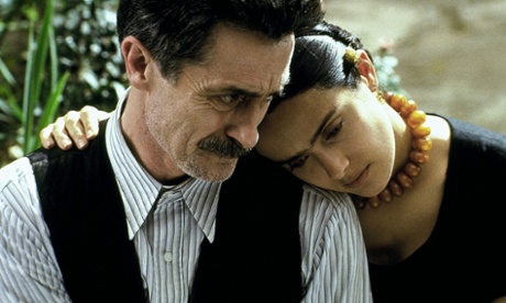 Roger Rees and Salma Hayek in the film Frida, 2002.