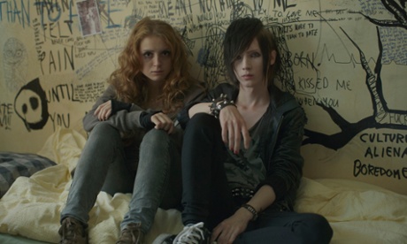 Esme (Happy Jankell) and Linus (Yohio).