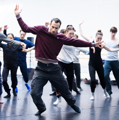 Hofesh Shechter in rehearsal.