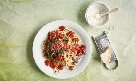 Spaghetti with tomato sauce
