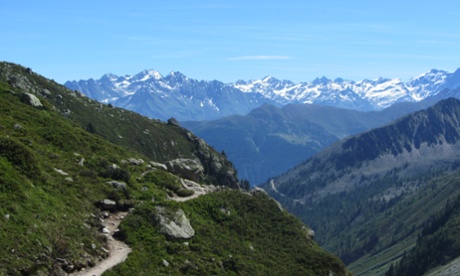 Path up to the Fenêtre d'Arpette.