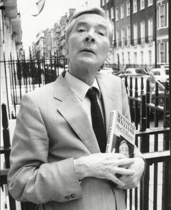Eccentric minimalist … Kenneth Williams in 1985.