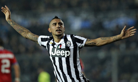Juventus' midfielder Arturo Vidal celebr