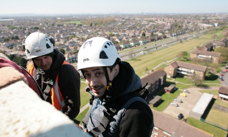 Simon Wroe abseiling