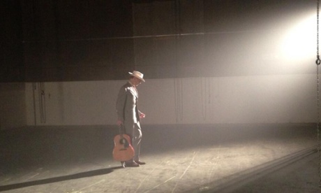 Tom Hiddleston as Hank Williams.
