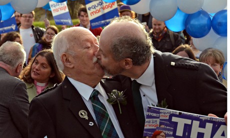 Scotland legalises gay marriage
