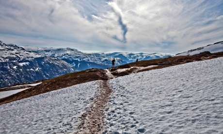 Trolltunga trail