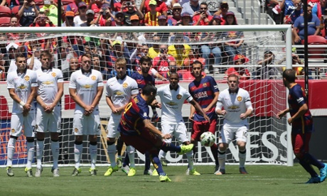 Barcelona's Luis Suárez hits the post with a free-kick during the International Champions Cup 2015 match against Manchester United.