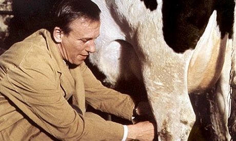 Christopher TImothy as James Herriot in the BBC's All Creatures Great and Small