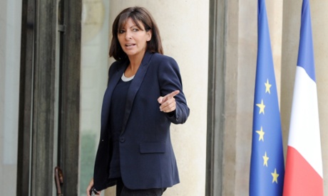 Anne Hidalgo visiting the Élysée Palace.