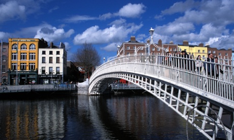 The Ha penny Bridge on the River Liffey, Dublin 