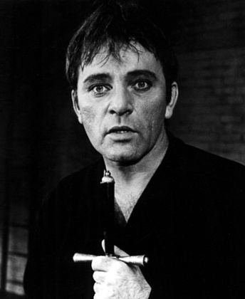 Richard Burton in <em>Hamlet</em> (1964).