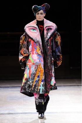 A model on the AW1 Yohji Yamamoto catwalk