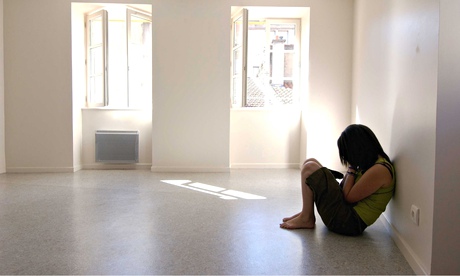 GIRL IN AN EMPTY ROOM