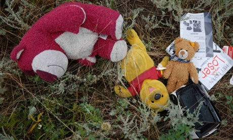 Passengers' belongings at the crash site.