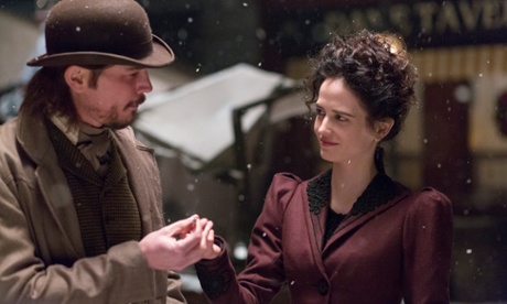Josh Hartnett as Ethan Chandler and Eva Green as Vanessa Ives in Penny Dreadful