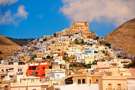 The Venetian quarter of Ano Syros topped by the Catholic basilica of San Giorgio.