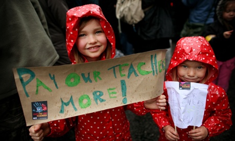 Children protesting at teachers' pay