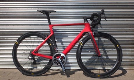 The Canyon Aeroad pauses for a photo.