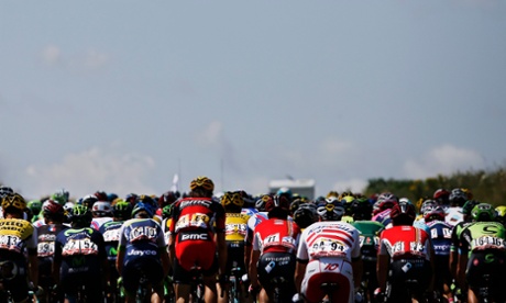 The peleton sets off on the 191.5km between Abbeville and Le Havre.
