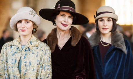 Lady Edith Crawley ( Laura Carmichael), Cora, Countess of Grantham (Elizabeth McGovern) and Lady Mary Crawley (Michelle Dockery) in Downton Abbey