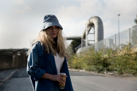 Chanel Cresswell as Kelly.