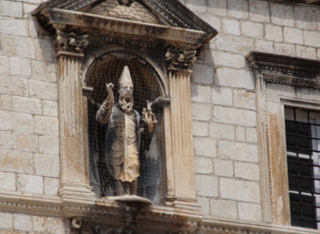 Trapped statue. Another example of capturing a detail that tells an imagined story. The wire netting is obviously to keep the birds away from the statue but his right hand is pressing against it so he looks for all the world to be railing against his imprisonment. It's always worth looking around for such details.