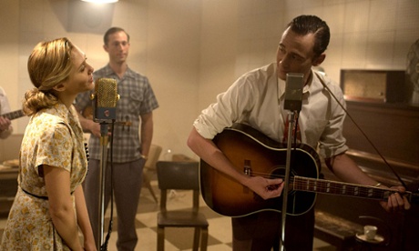 Elizabeth Olsen and Tom Hiddleston in I Saw the Light