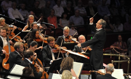 Fabio Luisi conducts the Danish National Symphony Orchestra