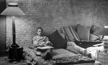 Composer and writer Paul Bowles, lying in bed with his paper and pen.  (Photo by Jerry Cooke/Pix Inc./Time Life Pictures/Getty Images)ComposerGreenwichBedBedroomsBowlesLyingRoomsPaperPaulPenStatesNewCityYorkVillageWriterUs674742TIMEINCOWN