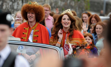 Newly crowned Redhead King and Queen, Alan Reidy and Grainne Keena take a celebratory drive at the Irish Redhead Convention, Cork, Ireland