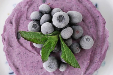 TheWholeIngredient's lush pic of her blueberry lemon cheesecake 