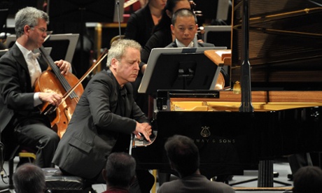 Jeremy Denk performs Henry Cowell’s Piano Concerto with the San Francisco Symphony conducted by Michael Tilson Thomas at the BBC Proms.