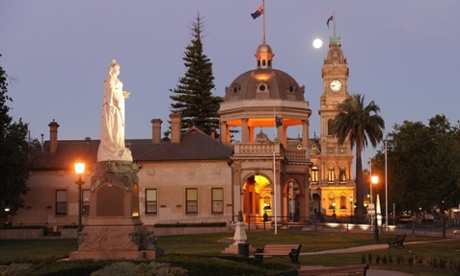 Bendigo’s war memorial and town hall at dusk.