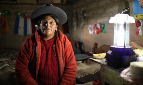 Women from poor communities travel to Tilonia to learn about solar power. 