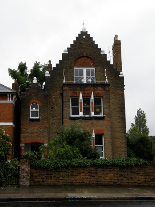 The flat from cult sitcom Spaced is in Tufnell Park. It now costs £460 per week to rent, compared with £90 a week when the programme first aired in 1999.