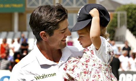  Alastair Cook celebrates winning the Ashes with his daughter