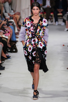 Florals and espadrilles on the Oscar de la Renta Spring/Summer 2016 catwalk.