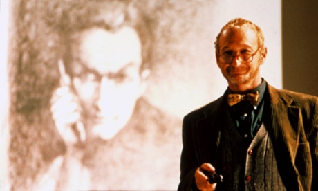 Robert Englund teaching a lesson in murder in Urban Legend