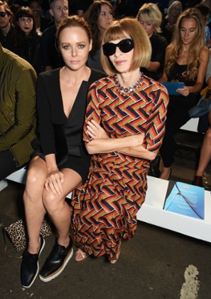 Stella McCartney and Anna Wintour at the Hunter Original Spring/Summer 2016 Collection 