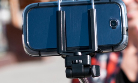 EH8325 a young man taking a self-portrait with a selfie stick while gives a V signyoungmantakingself-portraitselfiestickVsignselfieselfiestickstickyoungmanyoungmanself-portraitselfportraitmonopodyouthpictureplaceoutdoorsobjectleisurerecreationlifestylefunfunnyurbanclamptechnologyelectronicdevicecameraphotographyphotographsmartphonephonemobilecellcellulartelescopicremotecontrolsunsunnselfieselfiestickstickyoungmanyoungmanself-portraitselfportraitmonopodyouthpictureplaceoutdoorsobjectleisurerecreationlifestylefunfunnyurbanclamptechnologyelectronicdevicecameraphotographyphotographsmartphonephonemobilecellcellulartelescopicremotecontrolsunsunnypersoncaucasianstreetVsignVsignvictorygesturesalutationhorizontal