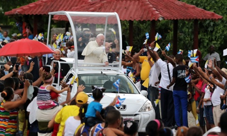 Pope in vehicle Santiago